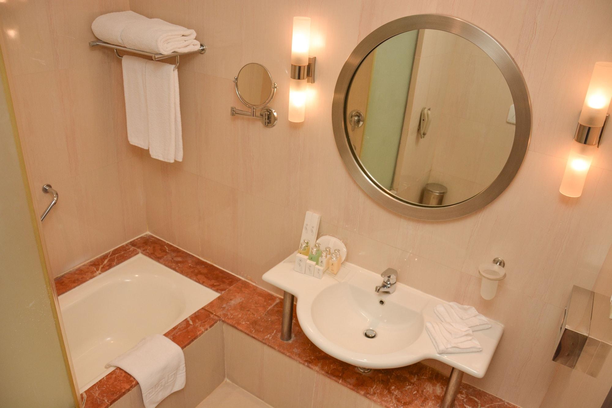 فندق هلنان دريم لاند 5*